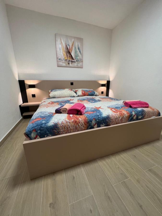 Villa Viktorija Galovac  Luaran gambar