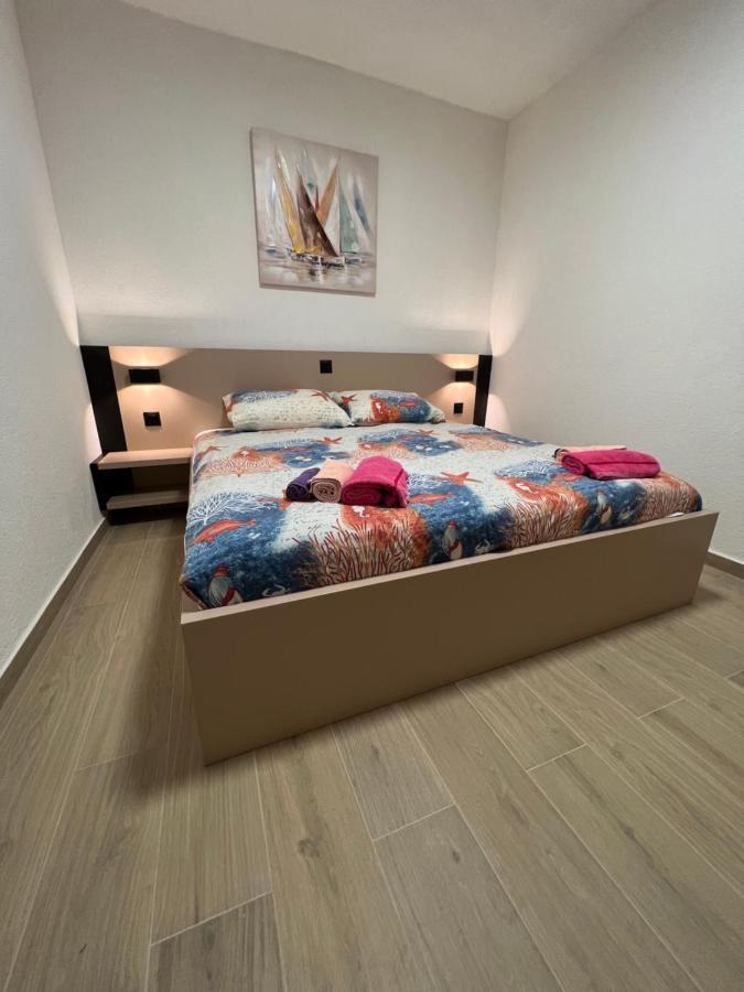 Villa Viktorija Galovac  Luaran gambar